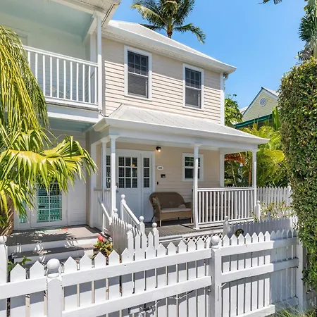 Linger Longer By Avantstay Key West Walkable Gated Community Shared Pool Week Long Stays Only